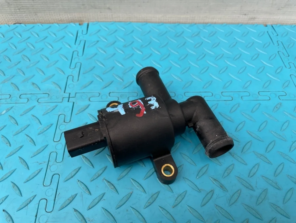 Клапан электромагнитный Audi A8 2012 4H0121671D D4 CGWD 3.0