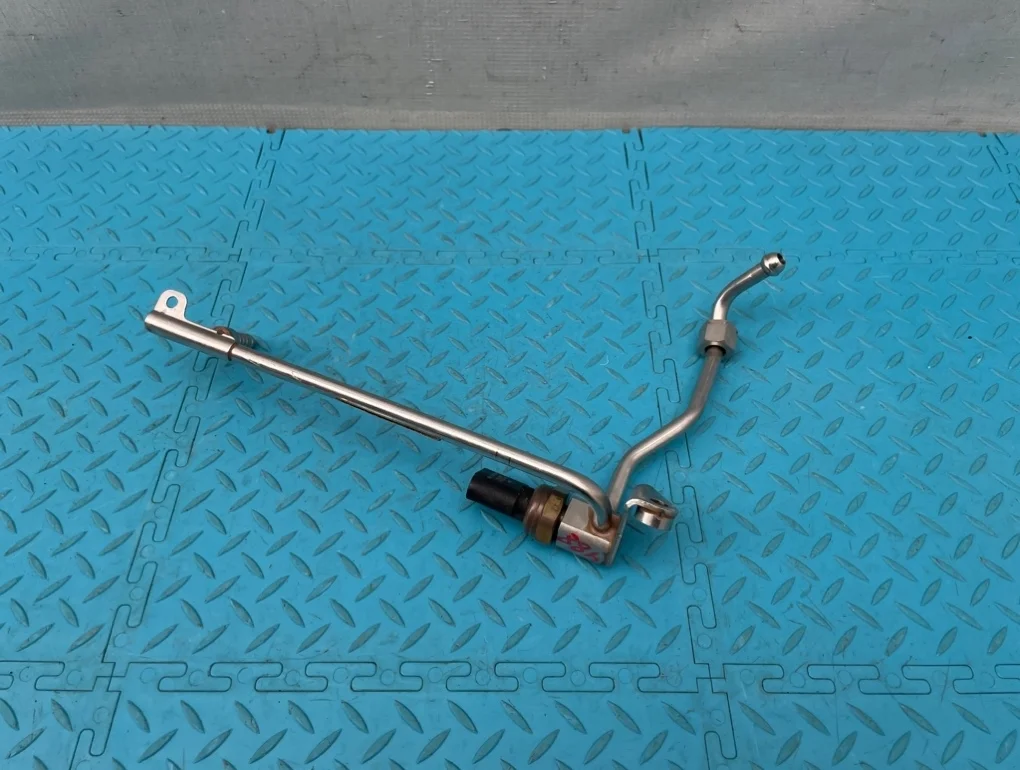 Трубка топливная Audi Q7 2011 06E127509R 4LB CJTC 3.0