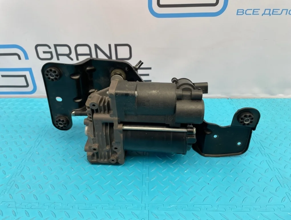 Компрессор пневмоподвески Bmw X5 2009 37226785506 E70 N52B30AF 3.0