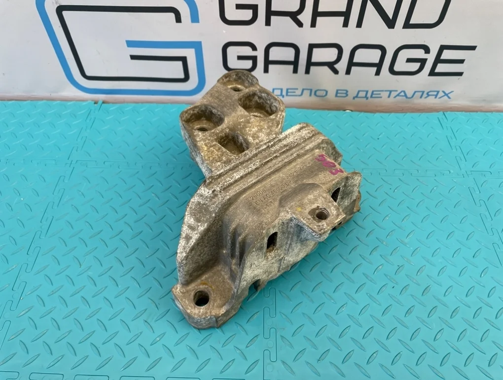 Кронштейн АКПП Mercedes-Benz A-Class 2012 A2462400617 W176 270.910 1.6, левый