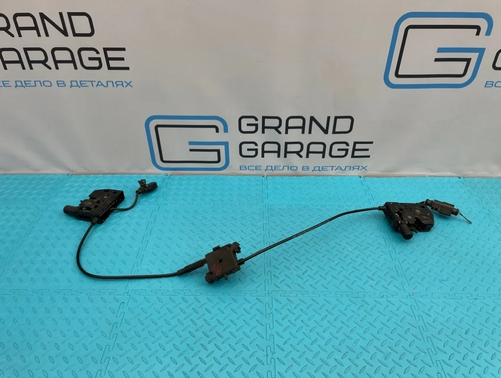 Замки капота Audi Q3 2012 8U0823509 8UB CPSA 2.0