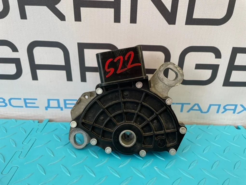 Датчик положения селектора Volvo Xc90 2005 30713949 C B5254T2 2.5