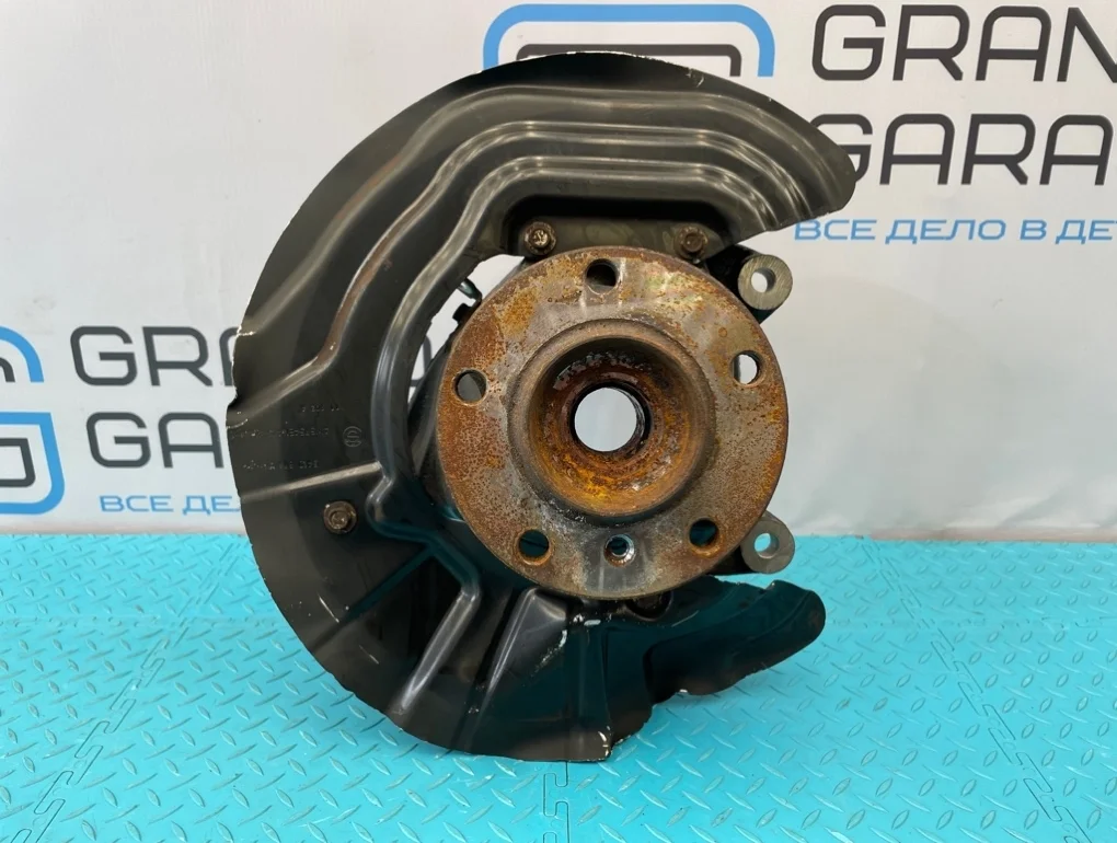 Кулак Bmw X3 2011 31216787679 F25 N52B30A 3.0, передний левый