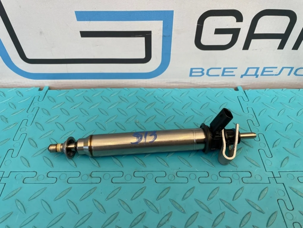 Форсунка топливная Mercedes-Benz E-Class 2012 A2780700687 W212 276.952 3.5