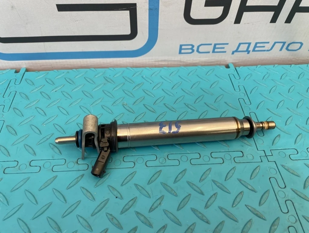 Форсунка топливная Mercedes-Benz E-Class 2012 A2780700687 W212 276.952 3.5