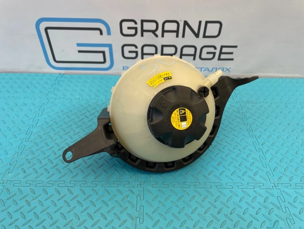 Бачок расширительный Bmw 5-Series 2012 17137619190 F11 N20B20B 2.0