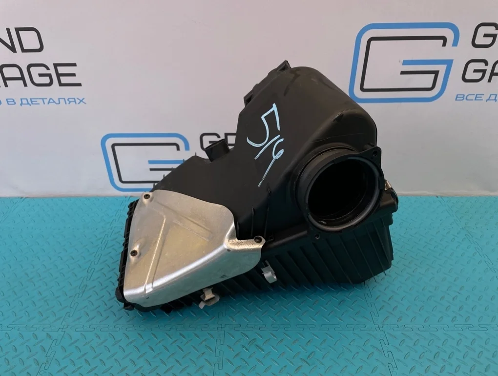 Корпус воздушного фильтра Volkswagen Touareg 2012 7P6129607Q 7P5 CGRA 3.6