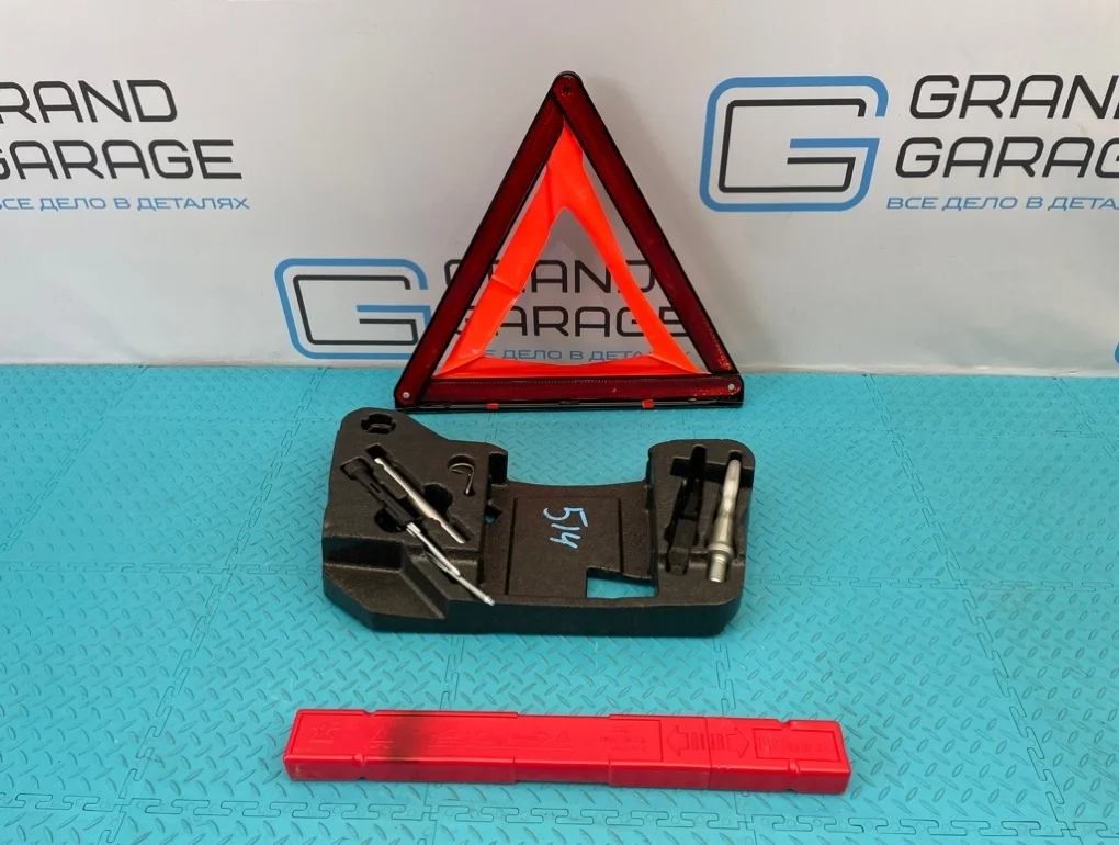 Набор инструментов Volkswagen Touareg 2012 7P0012112F 7P5 CGRA 3.6