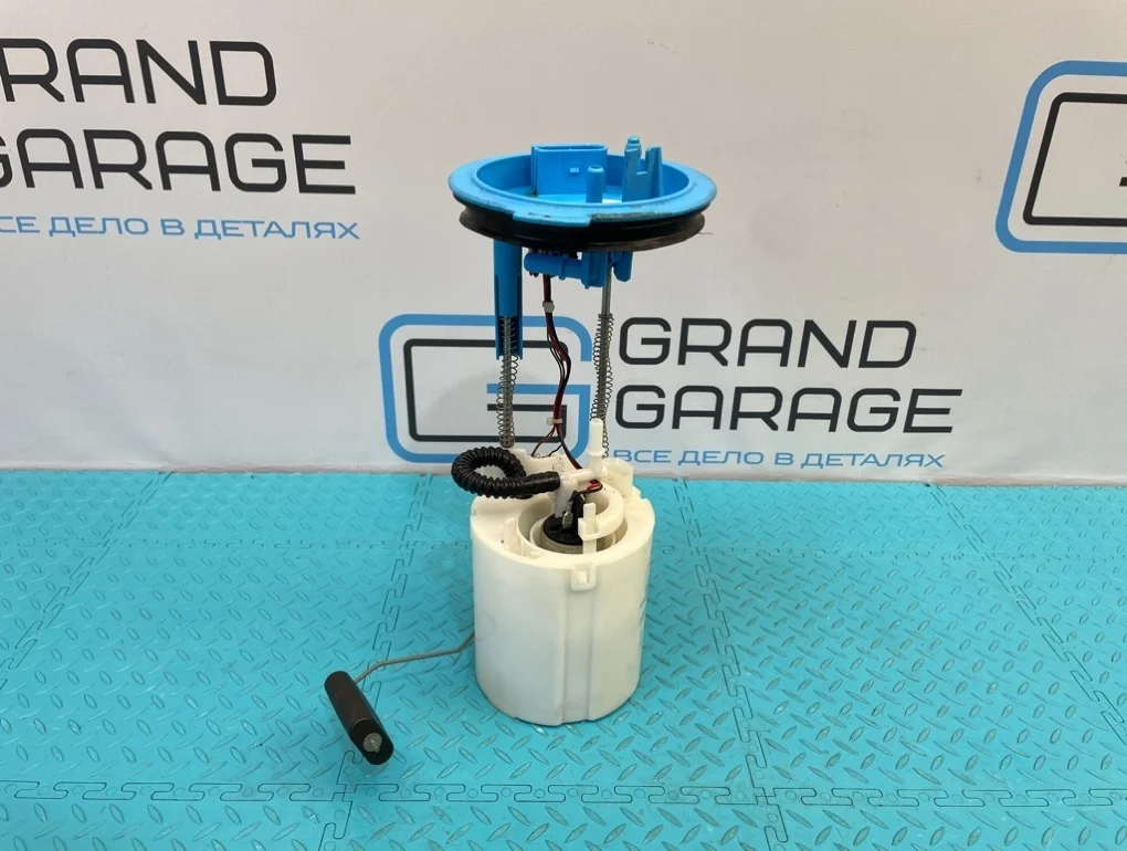 Насос топливный Audi Q3 2012 5N0919087H 8UB CPSA 2.0