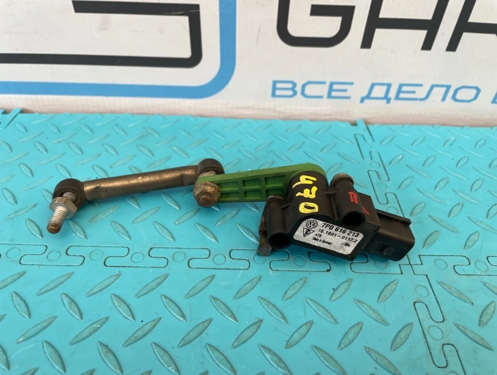 Датчик положения кузова Porsche Cayenne 2013 95834107500 958 M55.02 3.6, передний левый