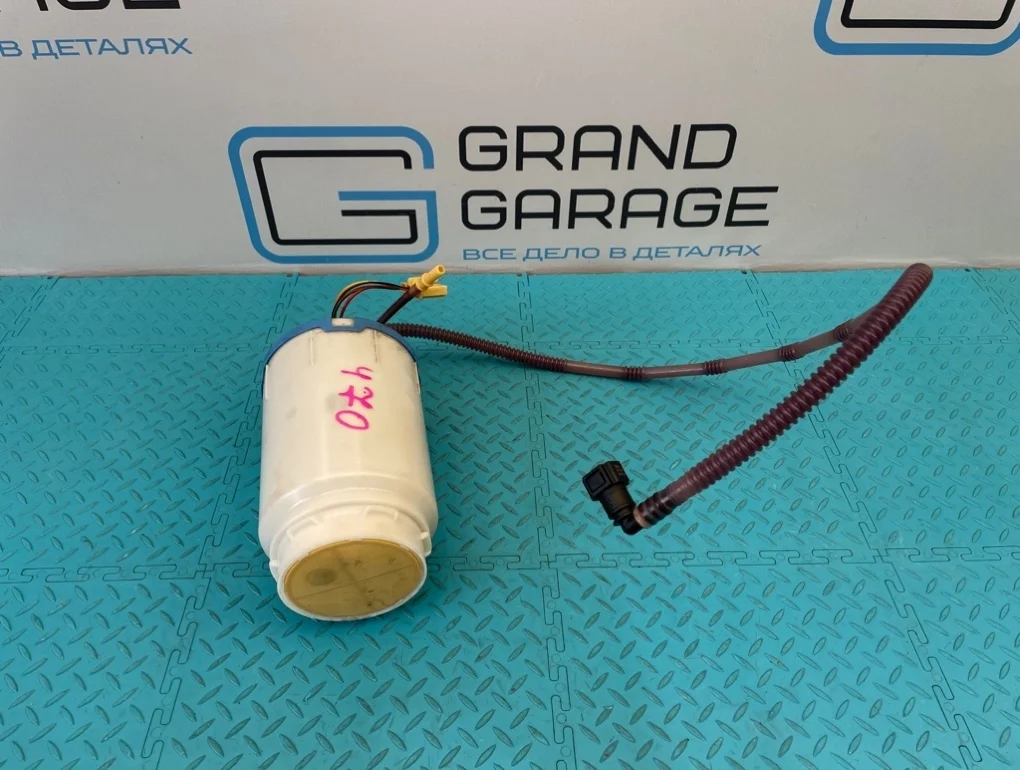 Насос топливный Porsche Cayenne 2013 95862013200 958 M55.02 3.6, правый