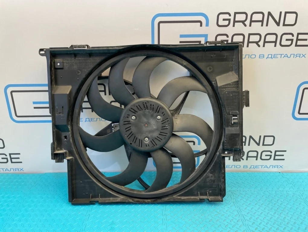 Вентилятор охлаждения Bmw 1-Series 2013 17427640509 F20 N13B16A 1.6