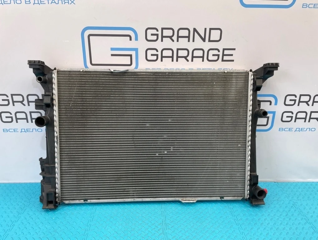 Радиатор охлаждения Mercedes-Benz B-Class 2012 A2465001303 W246 270.910 1.6