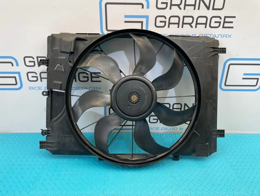 Вентилятор охлаждения Mercedes-Benz Gla-Class 2014 A2465000064 X156 270.920 2.0
