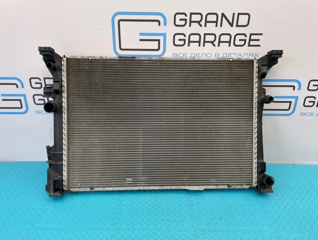 Радиатор охлаждения Mercedes-Benz B-Class 2013 A2465001303 W246 270.910 1.6