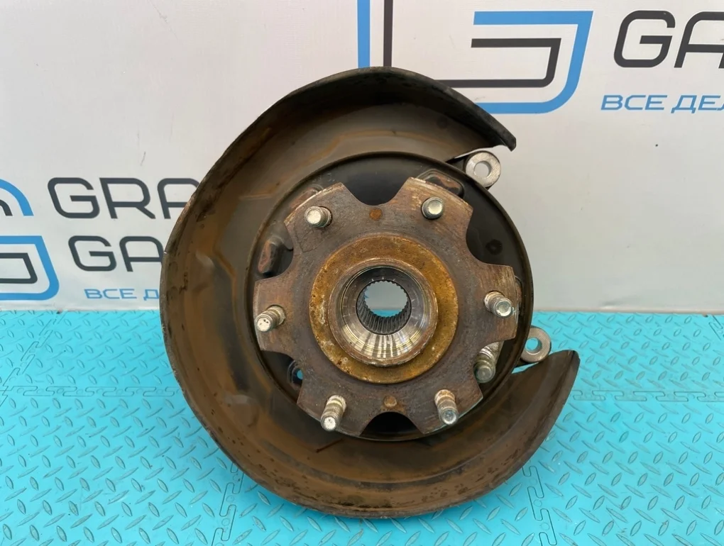 Кулак Mitsubishi Pajero 2010 MR992532 V93W 6G72 3.0, задний правый