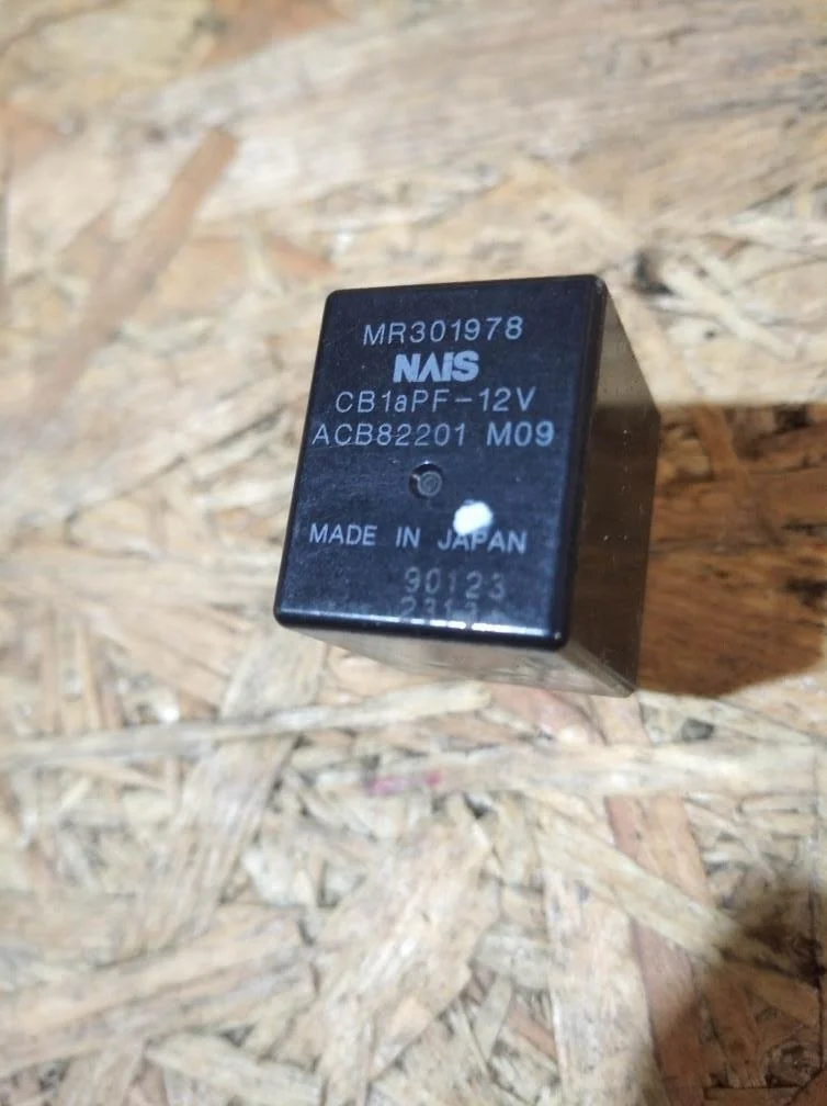 Б.у. реле MITSUBISHI mitsubishi MITSUBISHI mitsubishi