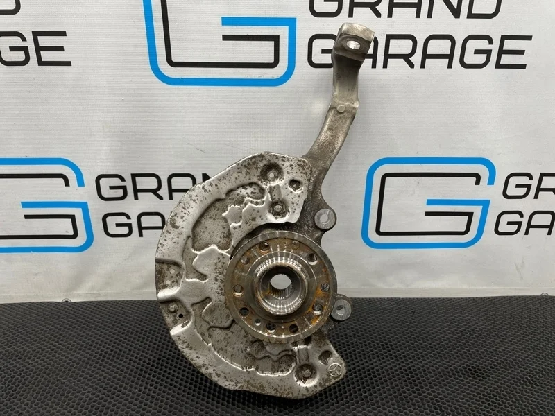 Кулак Mercedes-Benz E-Class 2017 2133325100 W213 274.920 2.0, передний левый