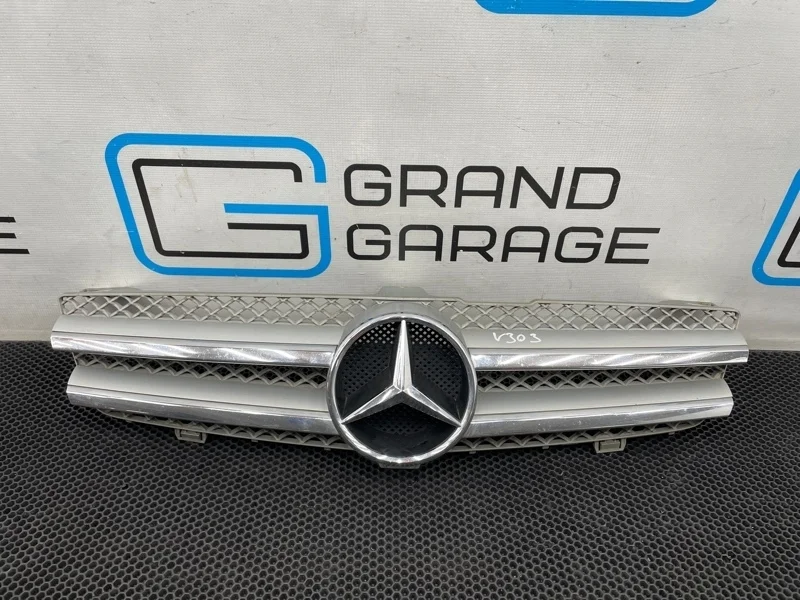 Решетка радиатора Mercedes-Benz Cls-Class 2009 A2198801083 W219 642.920 3.0