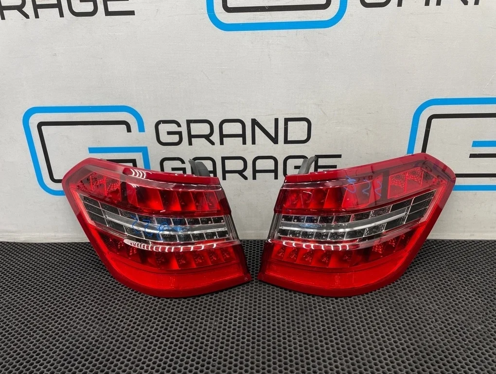 Задние фонари Mercedes-Benz E-Class 2011 A2128201964 W212 271.860 1.8