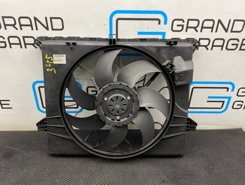 Вентилятор охлаждения Mercedes-Benz R-Class 2008 A1645000493 W251 272.967 3.5