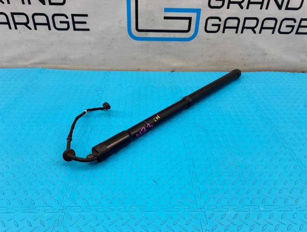 Амортизатор багажника Porsche Cayenne 2011 95851285104 958 M55.02 3.6