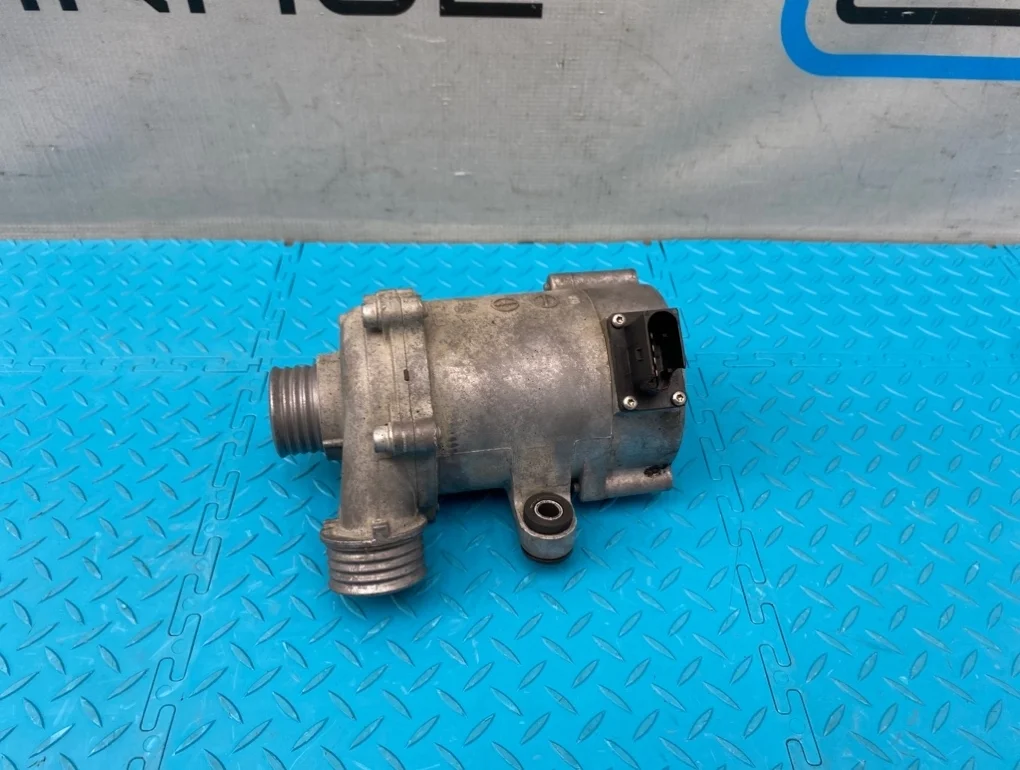 Насос водяной электрический Bmw 3-Series 2013 11517597715 F30 N20B20B 2.0