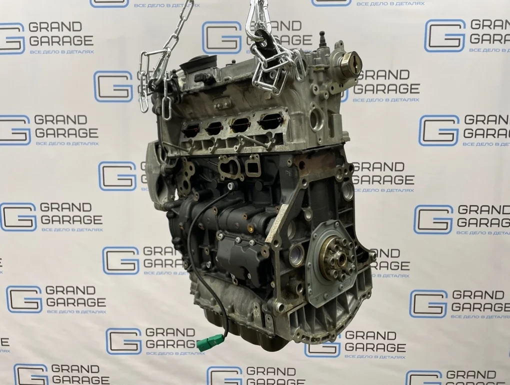 Двигатель Audi Q3 2012 06J100034R 8UB CPSA 2.0