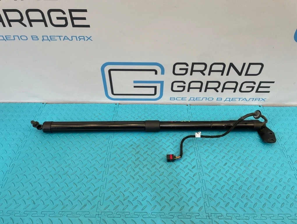 Амортизатор багажника Porsche Cayenne 2013 95851285104 958 M55.02 3.6, задний левый