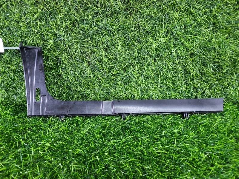 Направляющая заднего бампера Audi A8 2011 4H0807453B D4 CGW 3.0, задняя левая