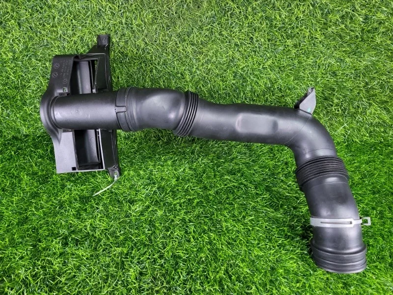 Патрубок воздушный Audi A3 2011 1K0129618AJ 8P CAX 1.4T