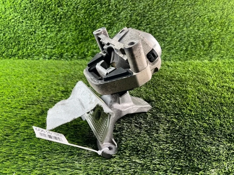 Подушка ДВС Audi A6 2011 8R0199381 C7 CHV 2.8