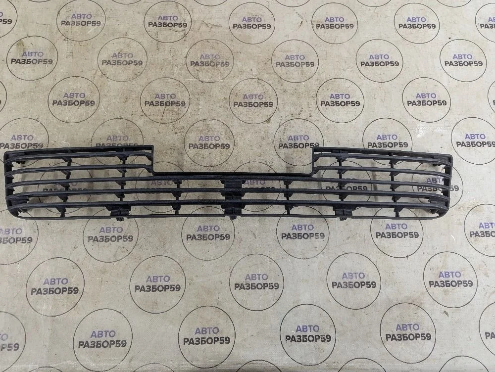 Решетка переднего бампера Mitsubishi Galant VIII (1996—1999)