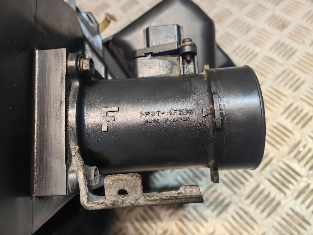 Датчик расхода воздуха Nissan Almera Classic