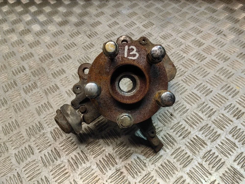 Кулак поворотный передний левый Ford Focus 2