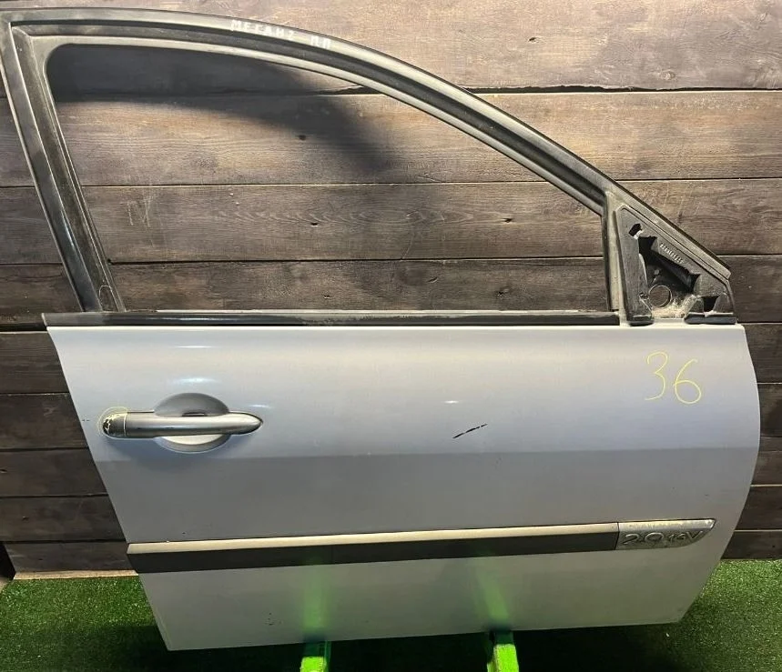 Передняя правая дверь Renault Megane 2