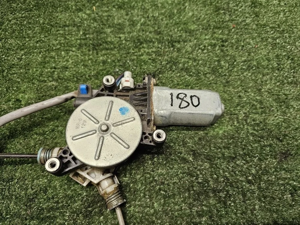 Мотор стеклоподъемника передний прав Honda Cr-V 2