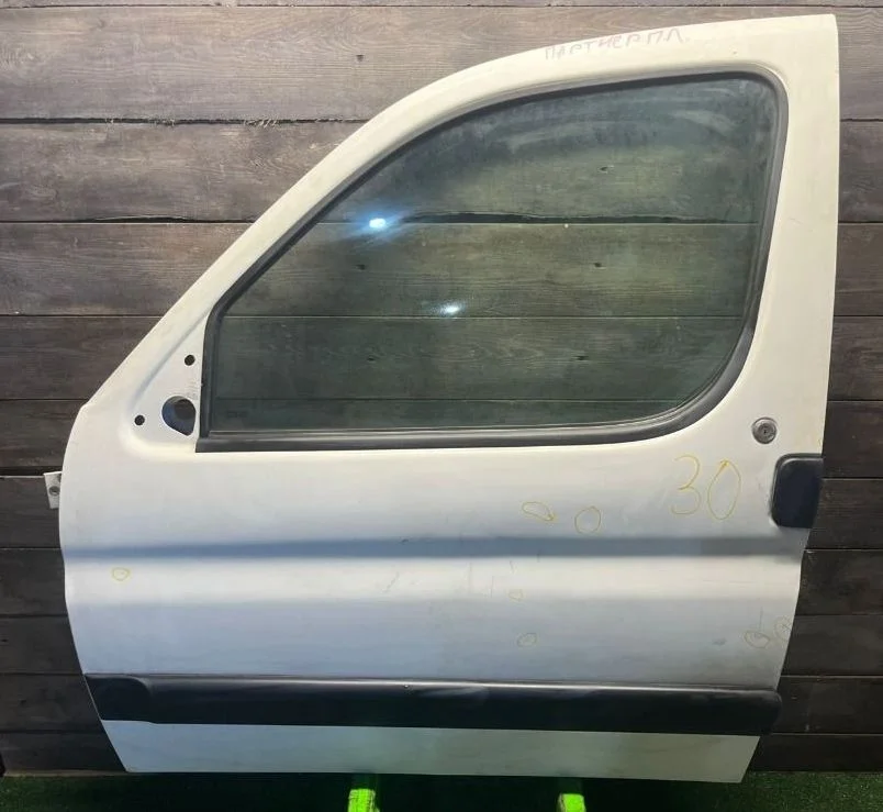 Дверь передняя левая  Peugeot Partner I