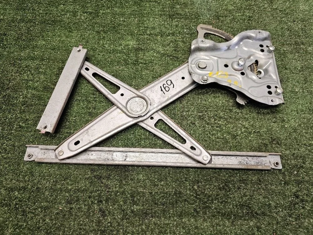 Стеклоподъемник передний правый Toyota Corolla 120