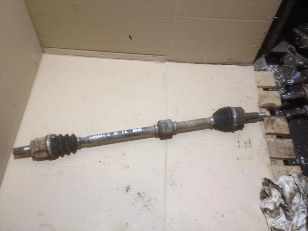 Полуось передняя правая Kia Cerato 2 TD