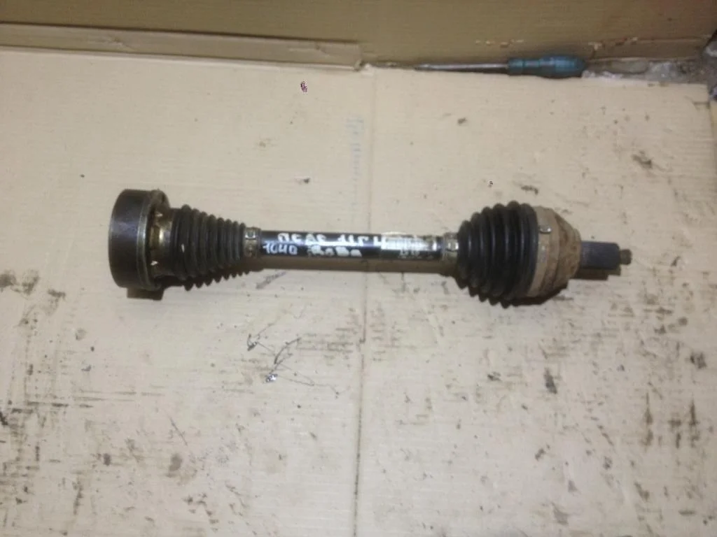 Полуось передняя левая Volkswagen Polo 5