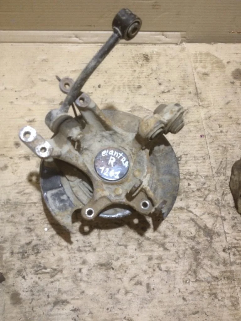 Кулак поворотный задний правый Hyundai Elantra HD