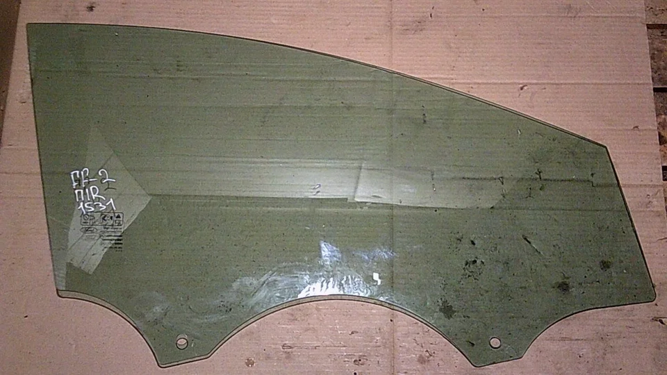 Стекло двери передней правой Ford Focus 2