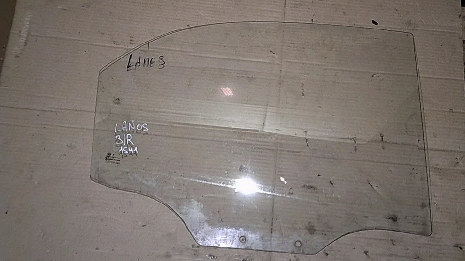 Стекло двери задней правой Chevrolet Lanos T100
