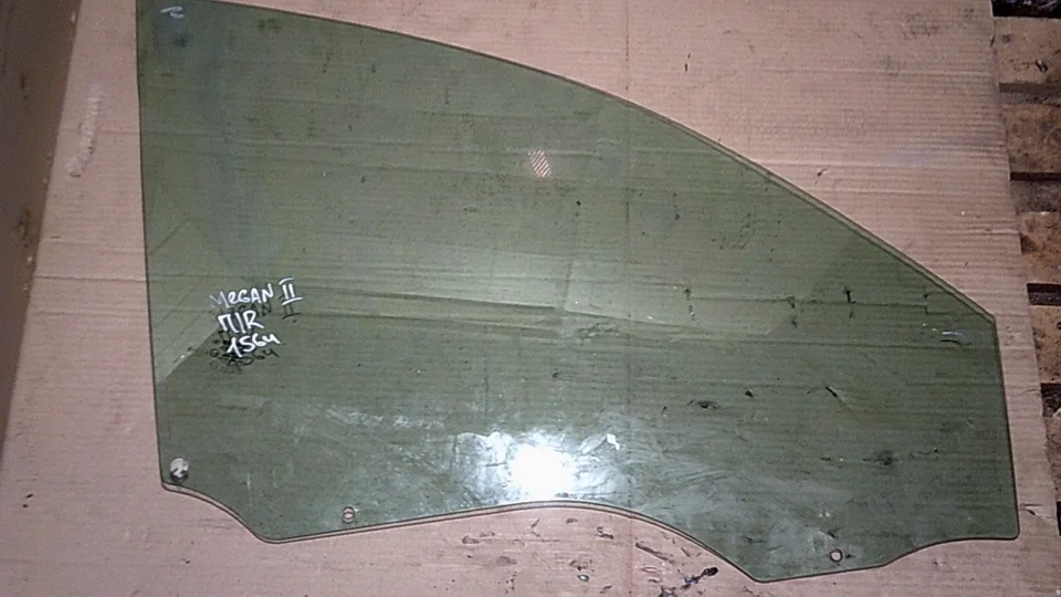 Стекло двери передней правой Renault Megane 2