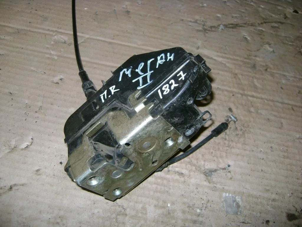 Замок двери передней правой Renault Megane 2