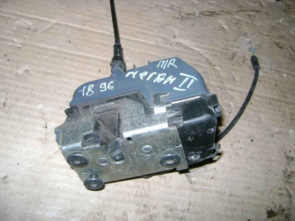 Замок двери передней правой Renault Megane 2