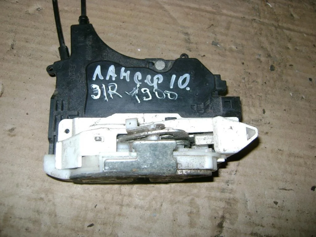 Замок двери задней правой Mitsubishi Lancer 10 CY