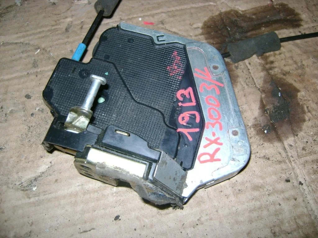 Замок двери задней левой Lexus RX350 XU30