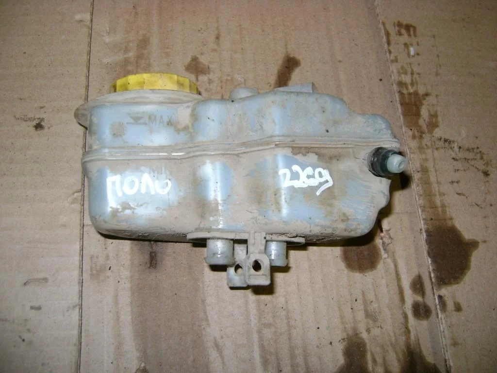 Бачок главного тормозного цилиндра Volkswagen Polo 5